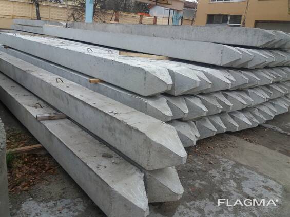 Equipment for the production of concrete products, pillars